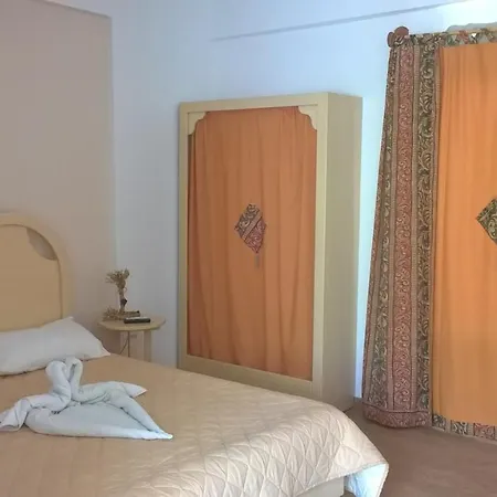 Gyrouli 1 Pera Gyalos