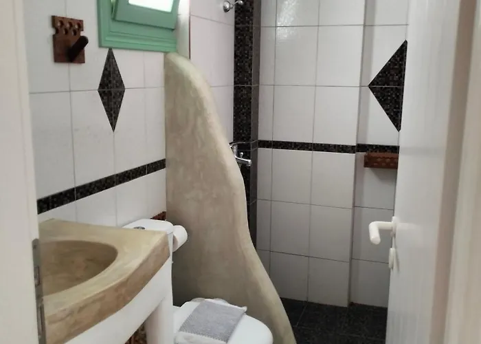 Gyrouli 1 * Pera Gyalos