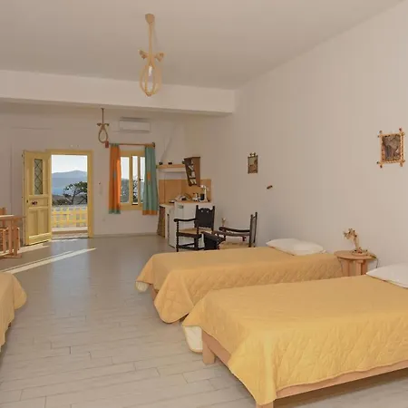 Gyrouli 1 * Pera Gyalos