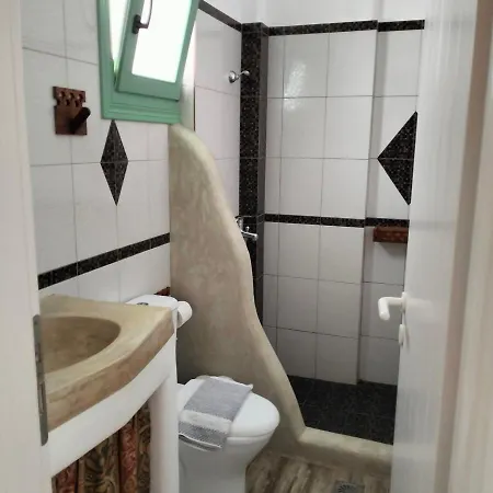 Gyrouli 1 * Pera Gyalos