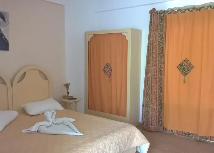 Gyrouli 1 Pera Gyalos