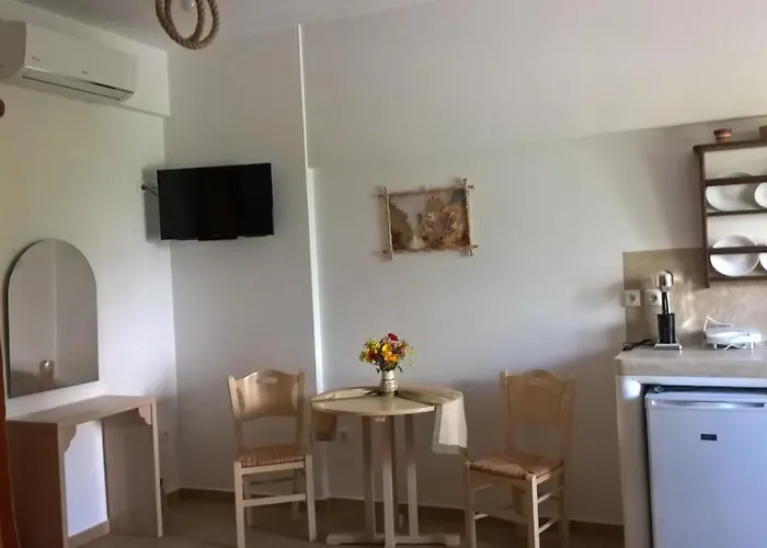 Gyrouli 1 Pera Gyalos