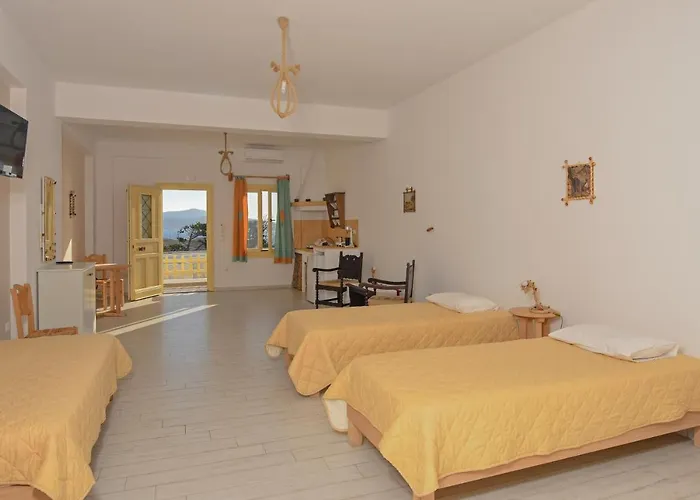 Gyrouli 1 * Pera Gyalos